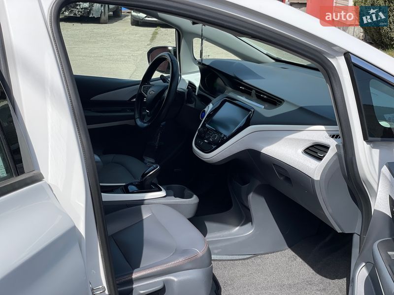 Хэтчбек Chevrolet Bolt EV 2017 в Виннице фото 10 Хэтчбек Chevrolet Bolt EV 2017 в Виннице