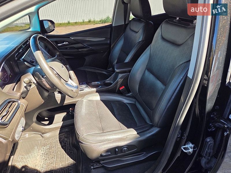 Хэтчбек Chevrolet Bolt EV 2023 в Змиеве
