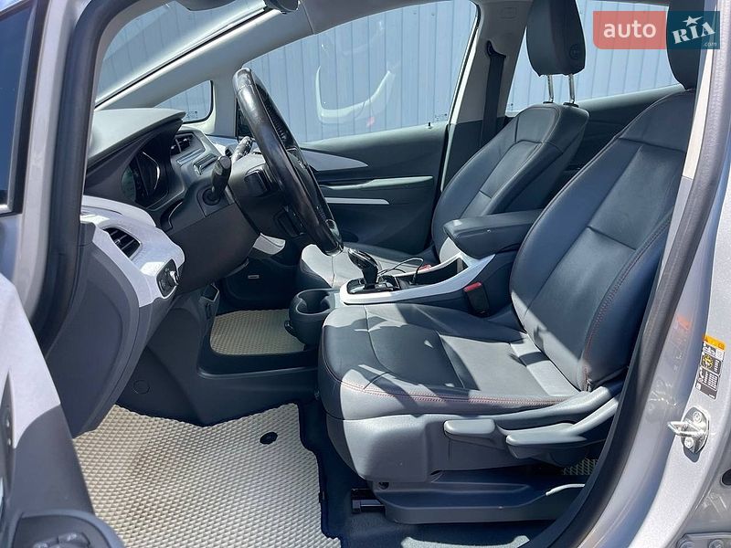 Хэтчбек Chevrolet Bolt EV 2020 в Киеве