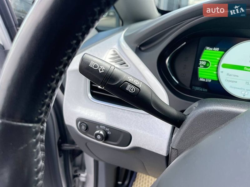 Хэтчбек Chevrolet Bolt EV 2020 в Киеве