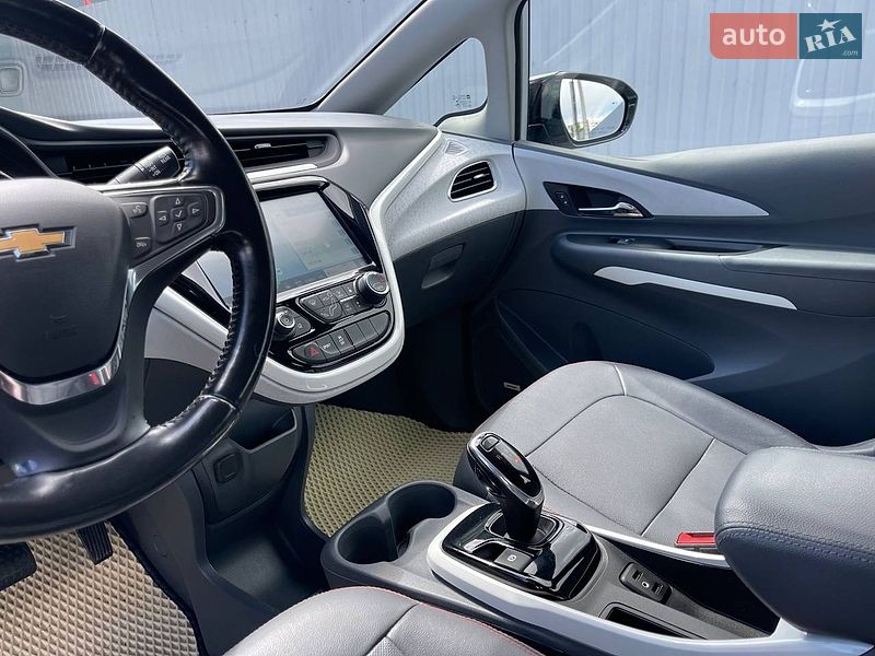 Хэтчбек Chevrolet Bolt EV 2020 в Киеве