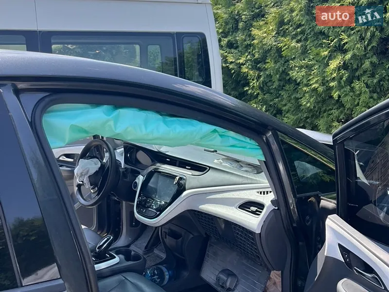 Chevrolet Bolt EV 2018 VIN 1G1FY6S03K4112444 фото оголошення 11 з 48