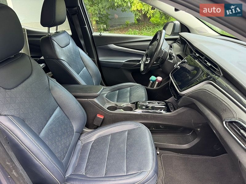 Хэтчбек Chevrolet Bolt EV 2021 в Киеве