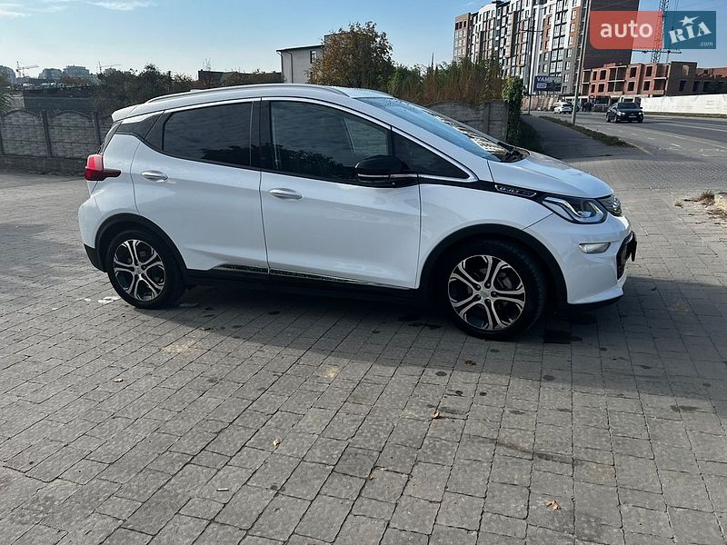 Хэтчбек Chevrolet Bolt EV 2021 в Ивано-Франковске