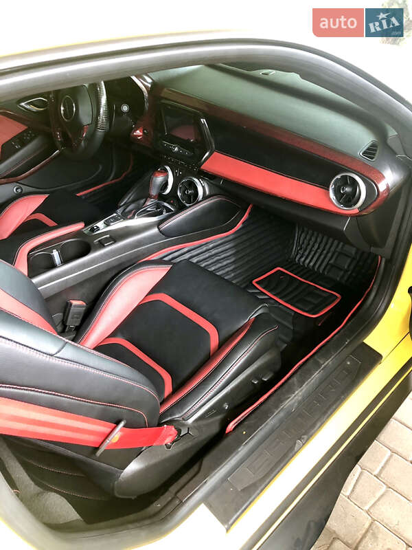 Купе Chevrolet Camaro 2017 в Заставній