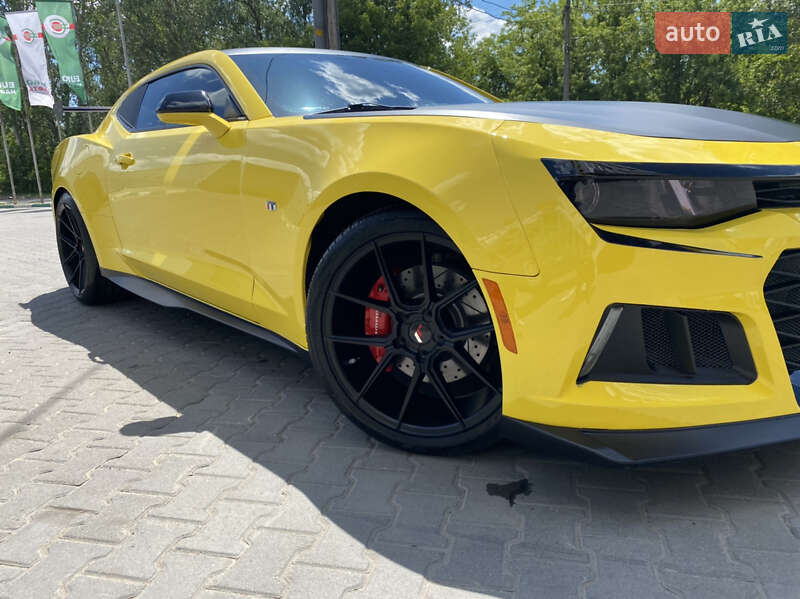 Купе Chevrolet Camaro 2017 в Заставній
