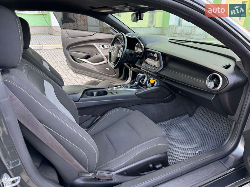 Купе Chevrolet Camaro 2017 в Ромнах