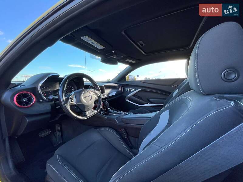 Купе Chevrolet Camaro 2017 в Киеве фото 13 Купе Chevrolet Camaro 2017 в Киеве