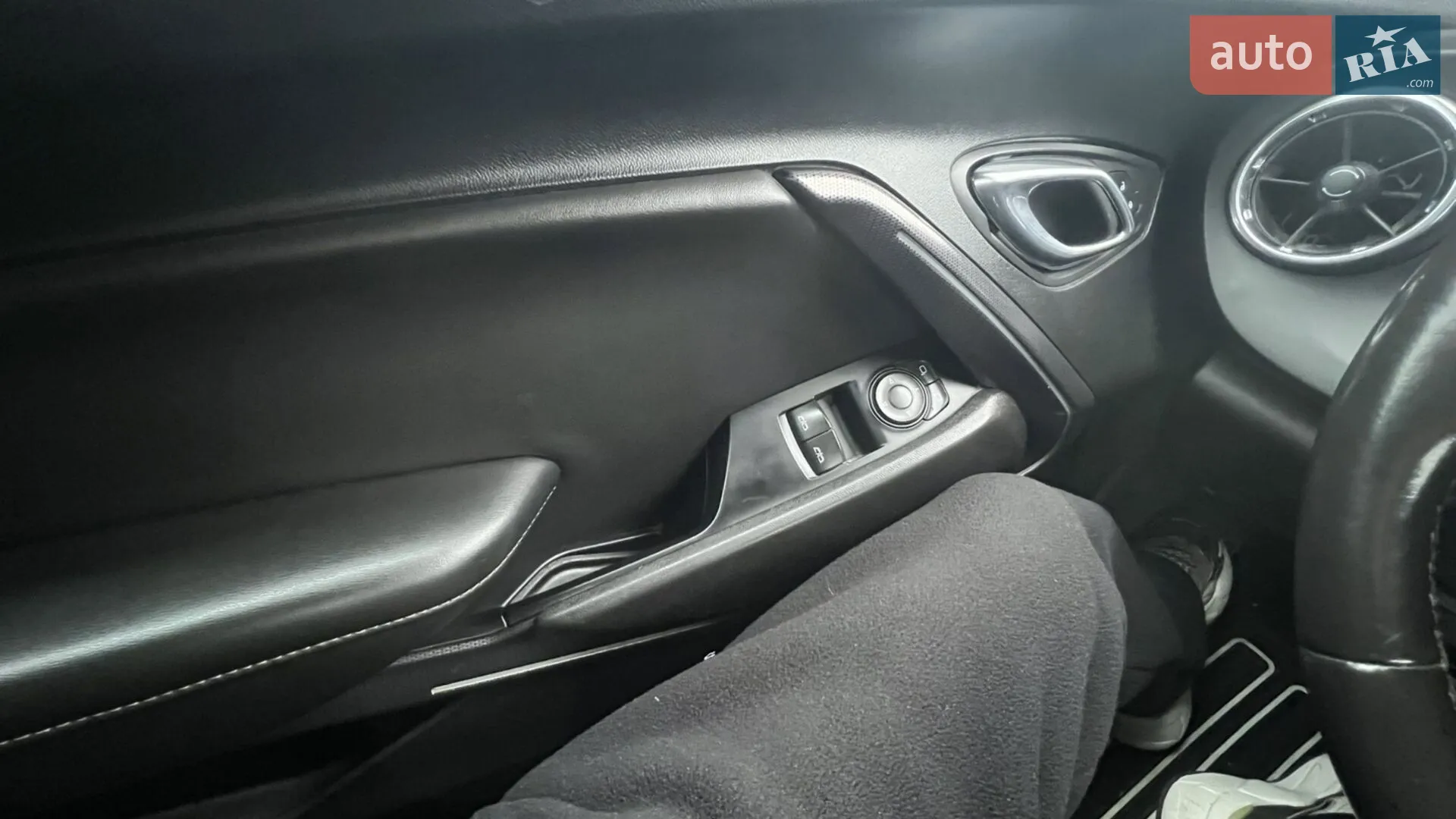2019 Chevrolet Camaro - мініатюра 19