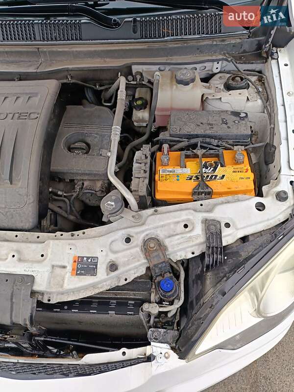 Внедорожник / Кроссовер Chevrolet Captiva Sport 2014 в Киеве