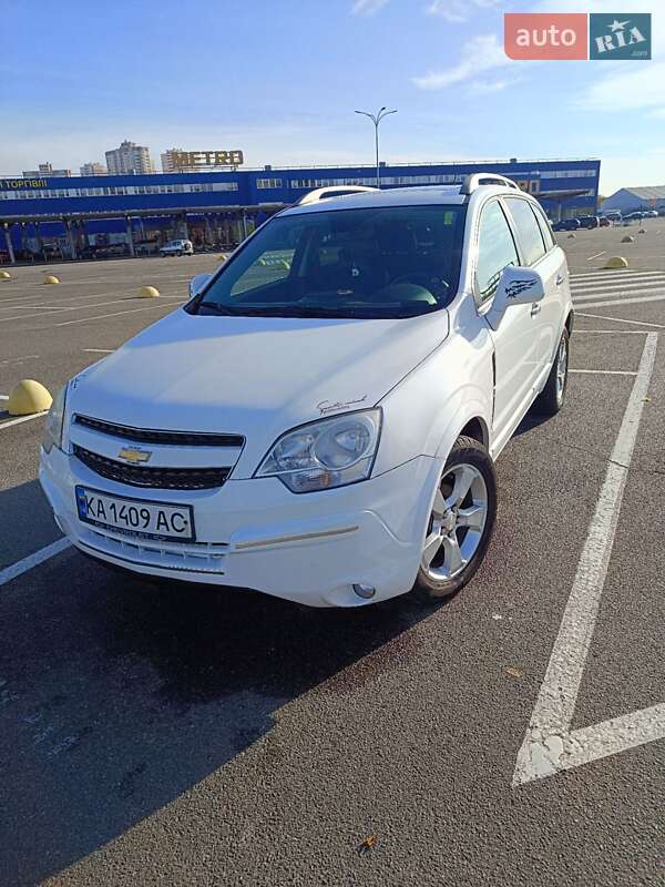 Позашляховик / Кросовер Chevrolet Captiva Sport 2014 в Києві