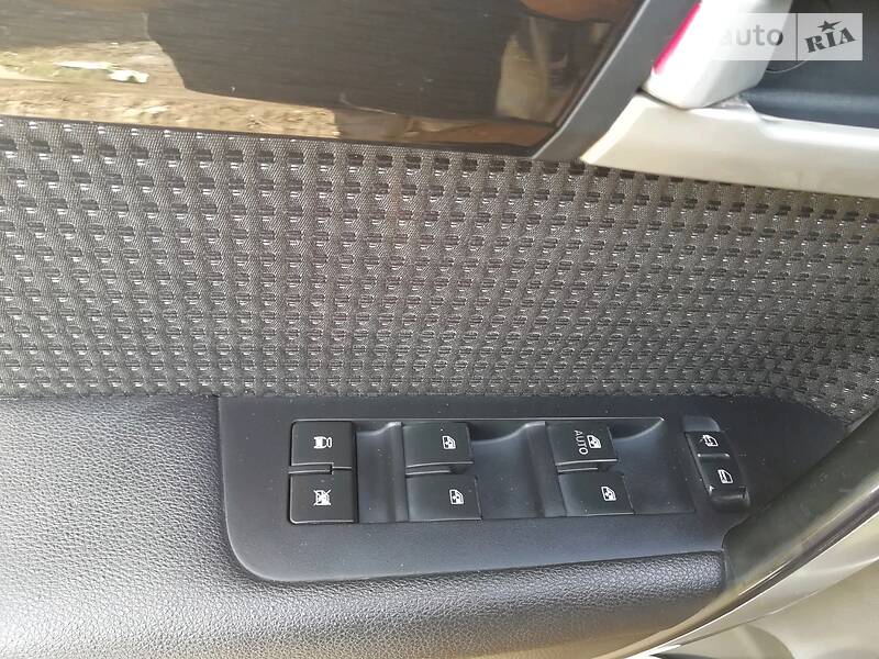 Позашляховик / Кросовер Chevrolet Captiva 2012 в Харкові