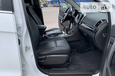 Позашляховик / Кросовер Chevrolet Captiva 2012 в 