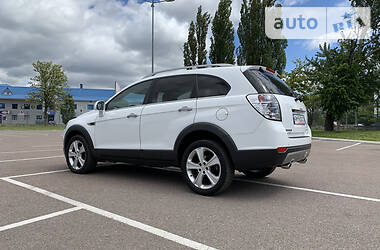 Позашляховик / Кросовер Chevrolet Captiva 2012 в 