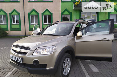 Позашляховик / Кросовер Chevrolet Captiva 2008 в 