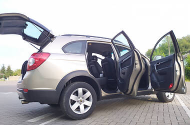 Позашляховик / Кросовер Chevrolet Captiva 2008 в 