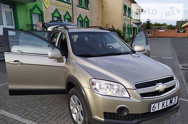 Позашляховик / Кросовер Chevrolet Captiva 2008 в 