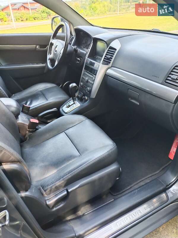 Внедорожник / Кроссовер Chevrolet Captiva 2010 в Ровно