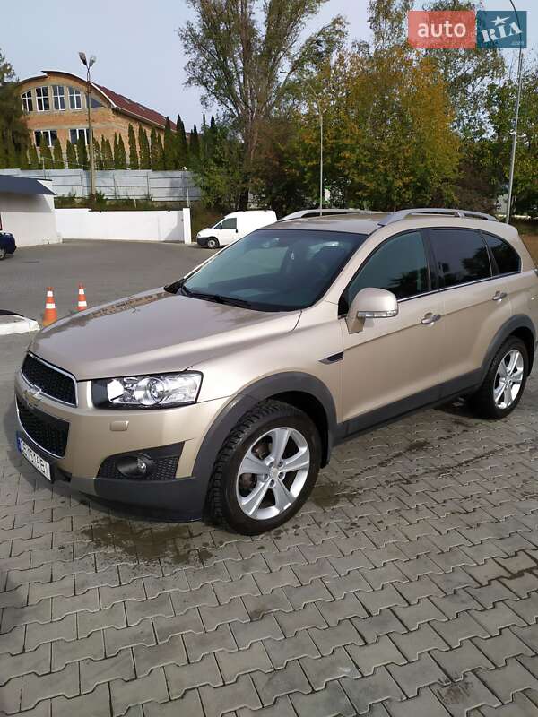 Позашляховик / Кросовер Chevrolet Captiva 2012 в Чернівцях
