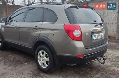 Позашляховик / Кросовер Chevrolet Captiva 2009 в 