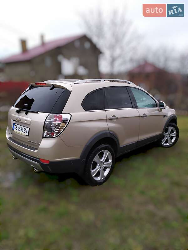 Позашляховик / Кросовер Chevrolet Captiva 2012 в Чернівцях