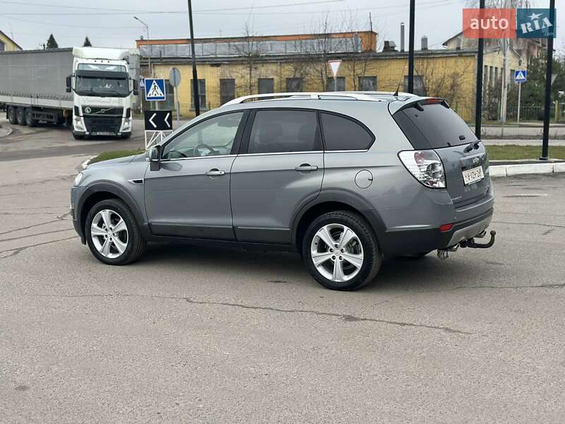 Внедорожник / Кроссовер Chevrolet Captiva 2012 в Дубно