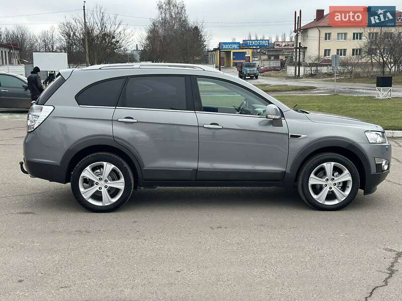 Внедорожник / Кроссовер Chevrolet Captiva 2012 в Дубно