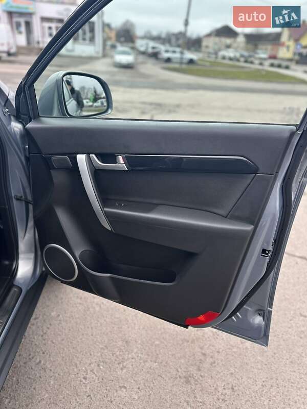 Внедорожник / Кроссовер Chevrolet Captiva 2012 в Дубно