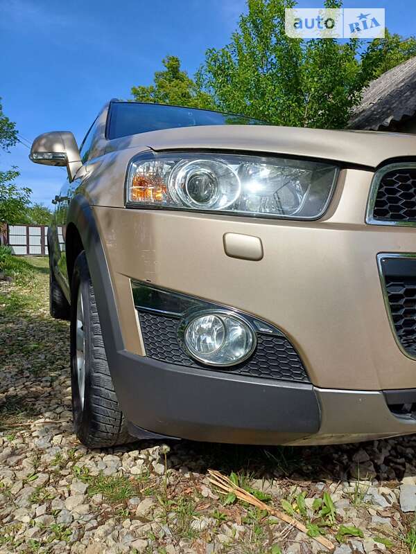 Позашляховик / Кросовер Chevrolet Captiva 2012 в Чернівцях