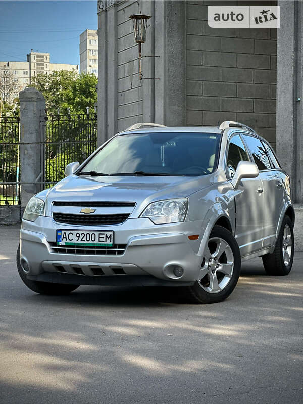 Внедорожник / Кроссовер Chevrolet Captiva 2014 в Харькове