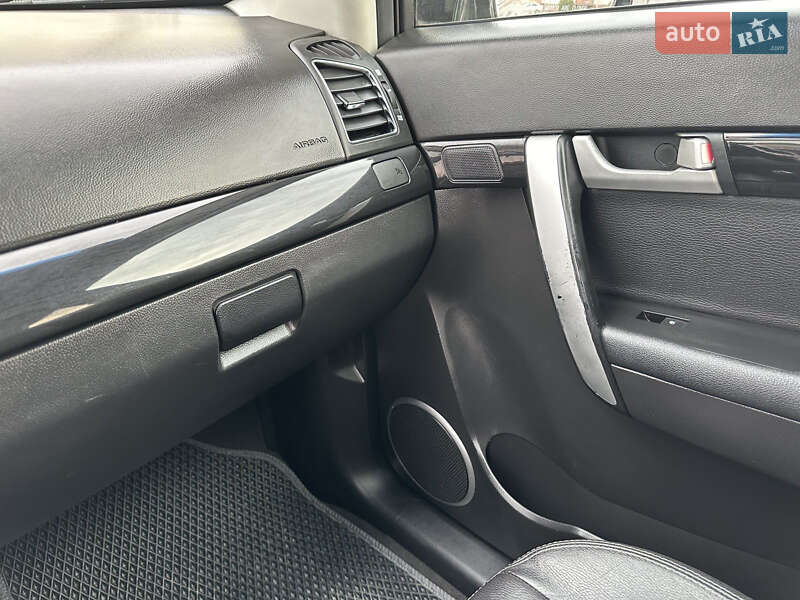 Внедорожник / Кроссовер Chevrolet Captiva 2011 в Хмельницком