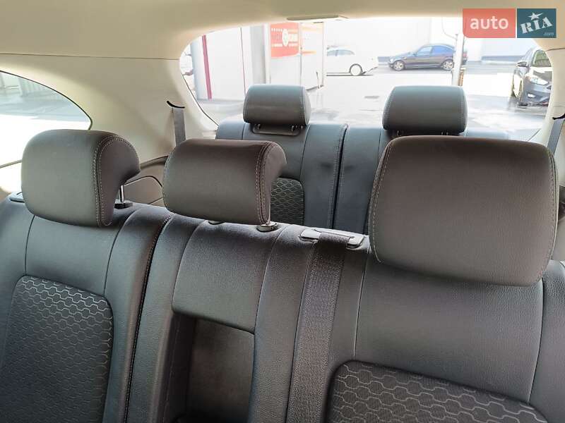 Внедорожник / Кроссовер Chevrolet Captiva 2015 в Киеве