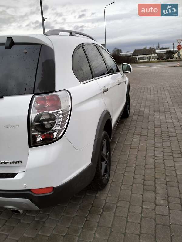 Внедорожник / Кроссовер Chevrolet Captiva 2011 в Городке