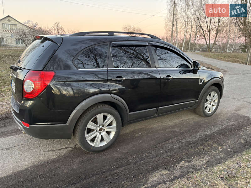 Позашляховик / Кросовер Chevrolet Captiva 2008 в 