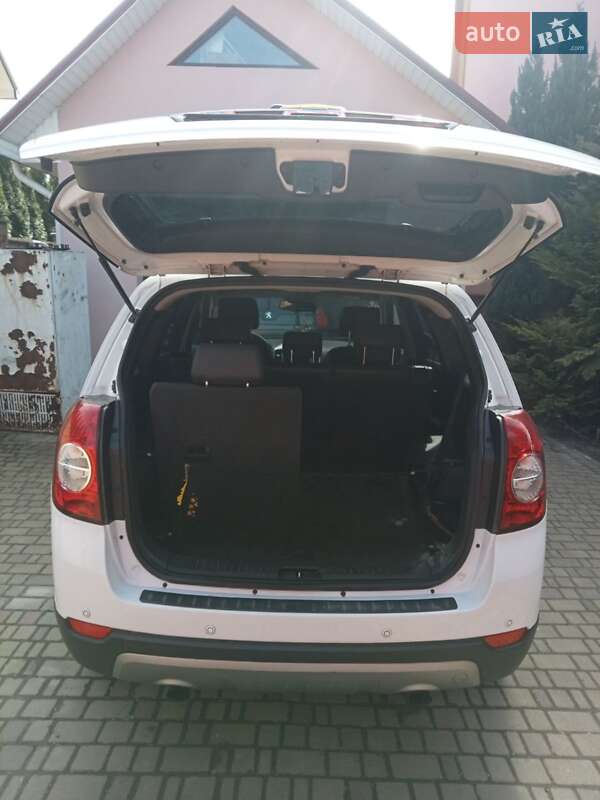 Внедорожник / Кроссовер Chevrolet Captiva 2010 в Луцке