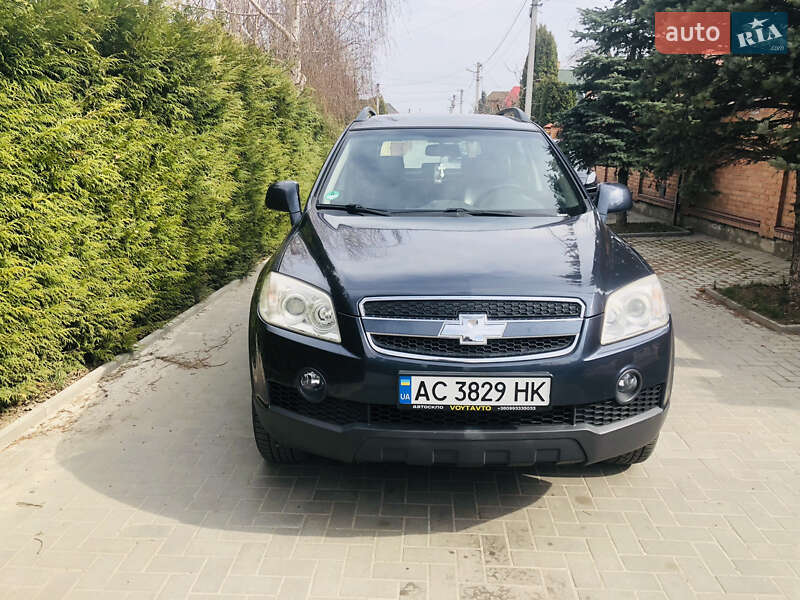 Позашляховик / Кросовер Chevrolet Captiva 2009 в Луцьку