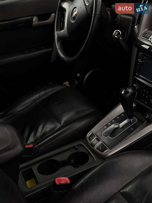 Позашляховик / Кросовер Chevrolet Captiva 2012 в Бориславі