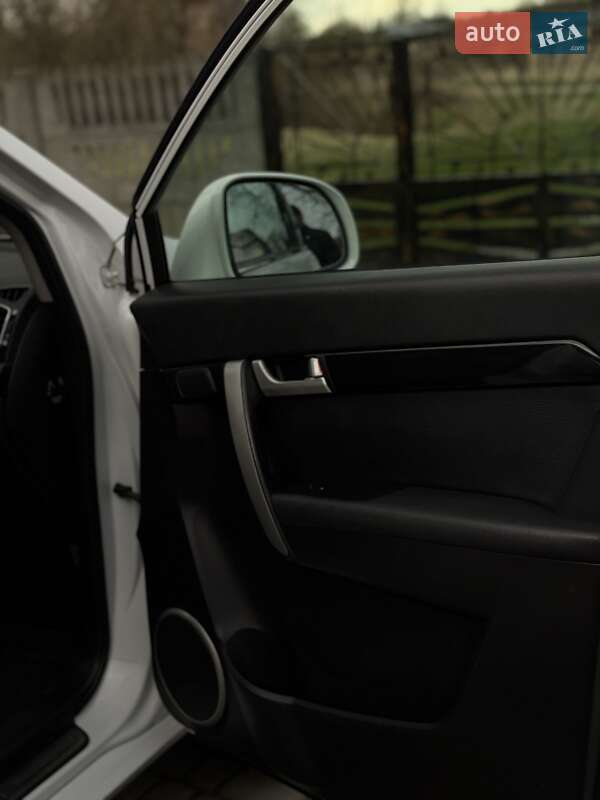 Позашляховик / Кросовер Chevrolet Captiva 2012 в Бориславі