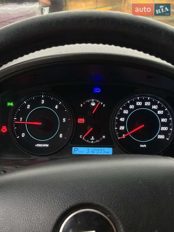 Позашляховик / Кросовер Chevrolet Captiva 2012 в Бориславі