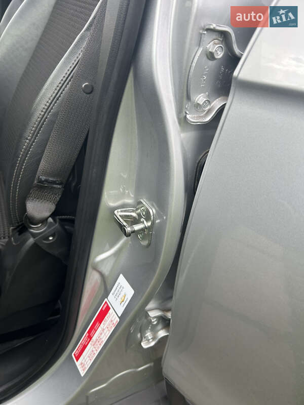 Внедорожник / Кроссовер Chevrolet Captiva 2012 в Черкассах фото 27 Внедорожник / Кроссовер Chevrolet Captiva 2012 в Черкассах