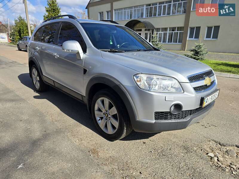 Позашляховик / Кросовер Chevrolet Captiva 2010 в Києві