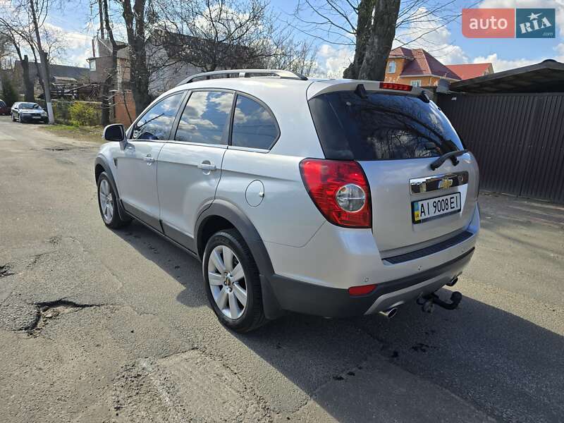 Позашляховик / Кросовер Chevrolet Captiva 2010 в Києві