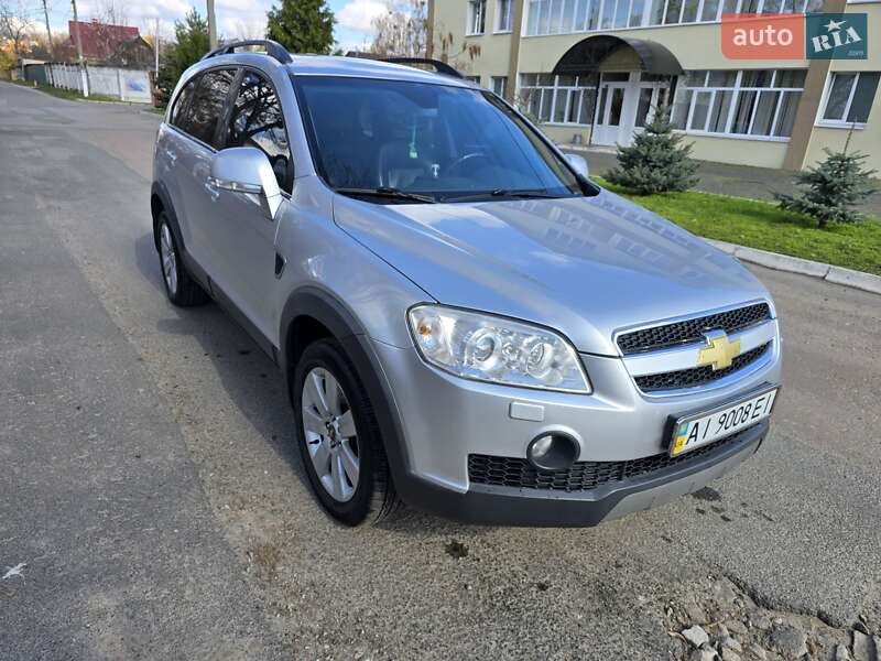 Позашляховик / Кросовер Chevrolet Captiva 2010 в Києві