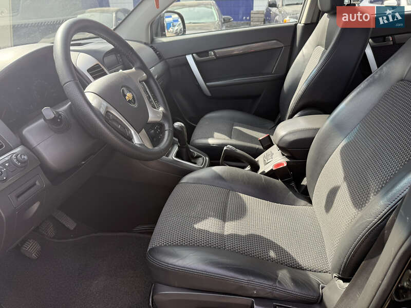 Внедорожник / Кроссовер Chevrolet Captiva 2010 в Ровно
