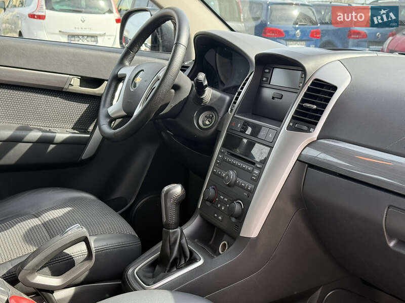 Внедорожник / Кроссовер Chevrolet Captiva 2010 в Ровно