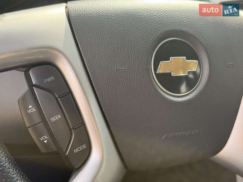 Внедорожник / Кроссовер Chevrolet Captiva 2010 в Ровно