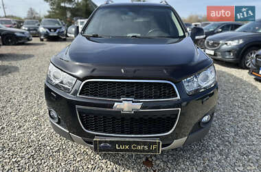 Позашляховик / Кросовер Chevrolet Captiva 2012 в 