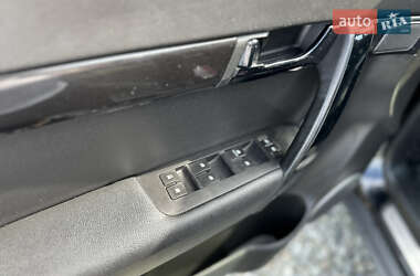 Позашляховик / Кросовер Chevrolet Captiva 2012 в 