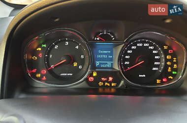Позашляховик / Кросовер Chevrolet Captiva 2013 в 