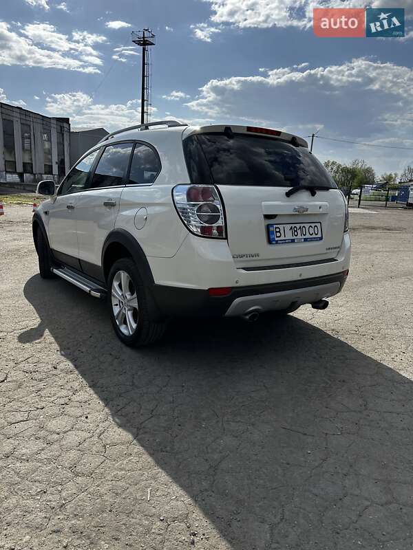 Позашляховик / Кросовер Chevrolet Captiva 2011 в Полтаві